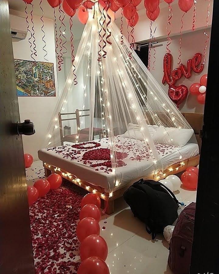 Intimate Romantic Room Candlelit Elegance Ceiling Balloons (Design #16) - Love & Romantic in Gurugram